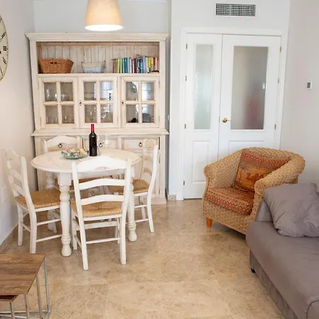 Puerto Deportivo 埃斯特波纳