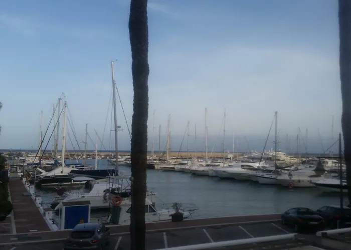 Puerto Deportivo 公寓 埃斯特波纳