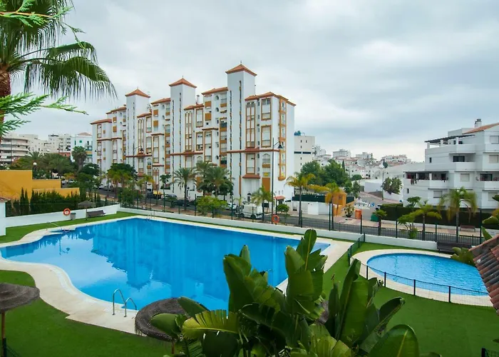 Puerto Deportivo 埃斯特波纳